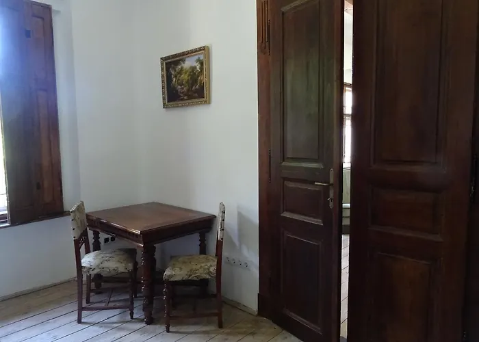 Keleti Kuria * Neszmély